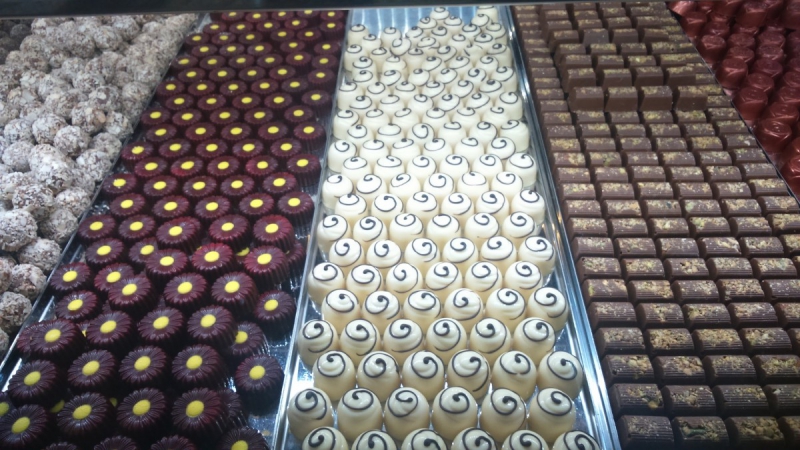 vente-DRAGUIGNAN-min_chocolates_milk_chocolate_white_chocolate_truffles_candy_food_treat_cacao-1213769